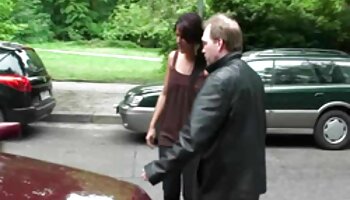 Garotas ficam nuas e dão cunilíngua umas melhores filmes de pornô às outras