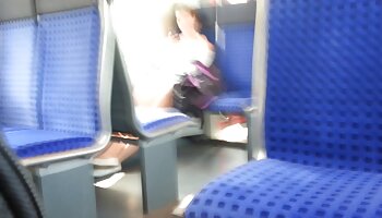 A deusa que puxa o maxilar para baixo explora nossos fetiches com os quero ver os melhores pornô pés