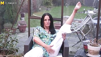 Sulry Tgirl TS Tarynxo os melhores filmes pornô das panteras fode uma fêmea genética Holly Heart