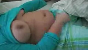 MILF britânica gosta de fazer sexo usando melhores sites pornos gratuitos meias