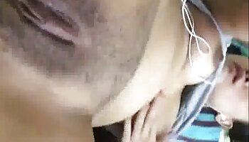 A morena bronzeada MILF tem um caso tabu com o melhores filmes porno nacional enteado