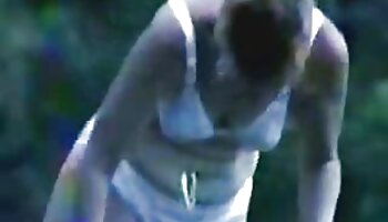 A bela morena Nina North fica lambendo a os melhores videos de porno do mundo bucetinha molhada na mesa