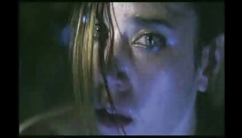 A fofura asiática melhores vídeos de pornô brasileiro amadora chupa um pequeno pau na camisinha