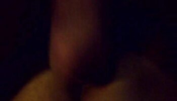 Peeping Tom unha sua empregada latina escaldante e melhores vídeos pornô grátis sua madrasta